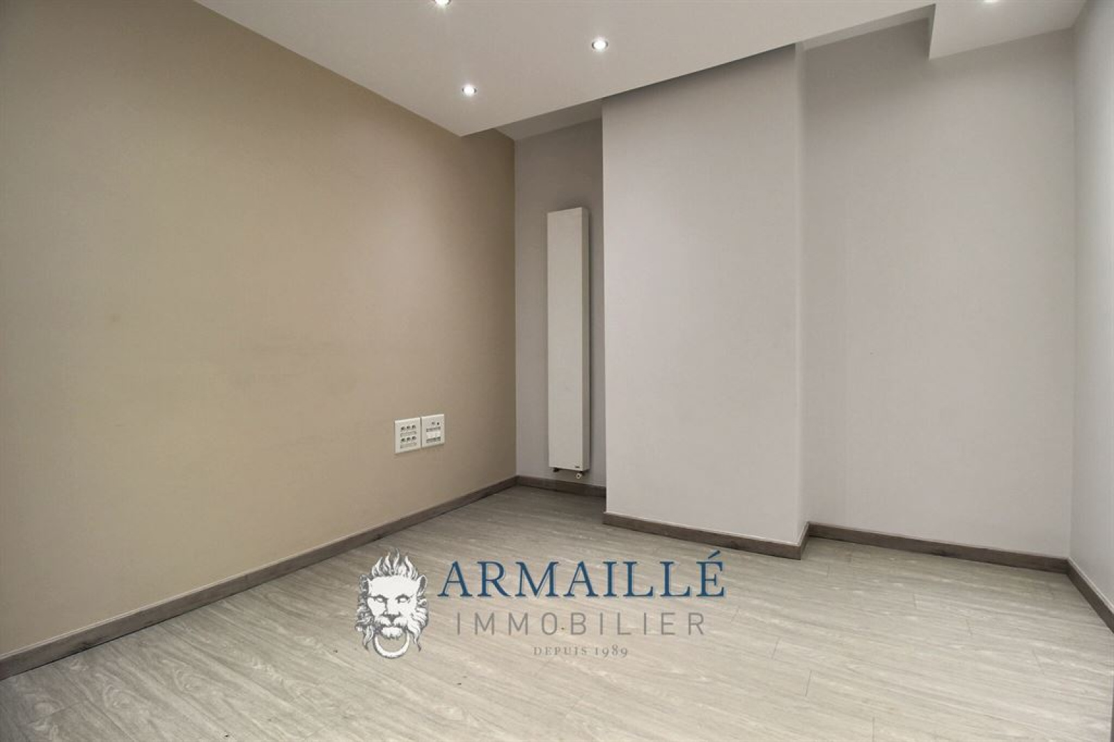 Image_, Local commercial, Paris, ref :FR1-1150