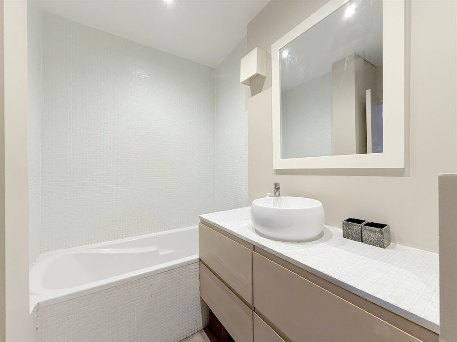 Image_, Appartement, Paris, ref :FR1-1026