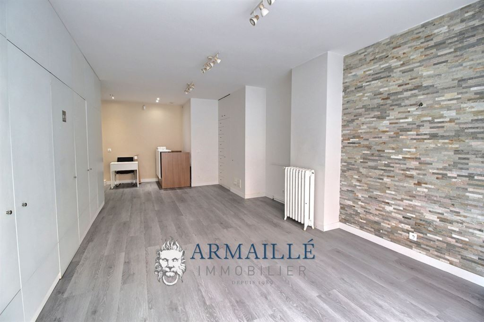 Image_, Local commercial, Paris, ref :FR1-1158