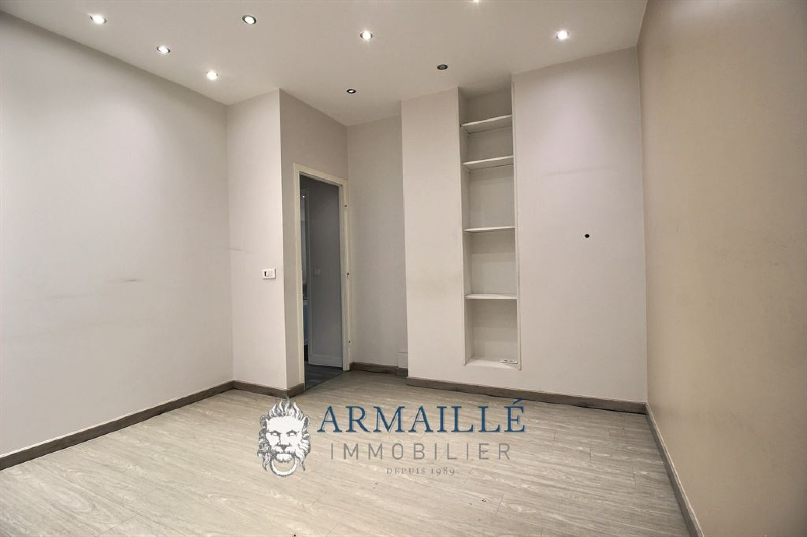 Image_, Local commercial, Paris, ref :FR1-1158