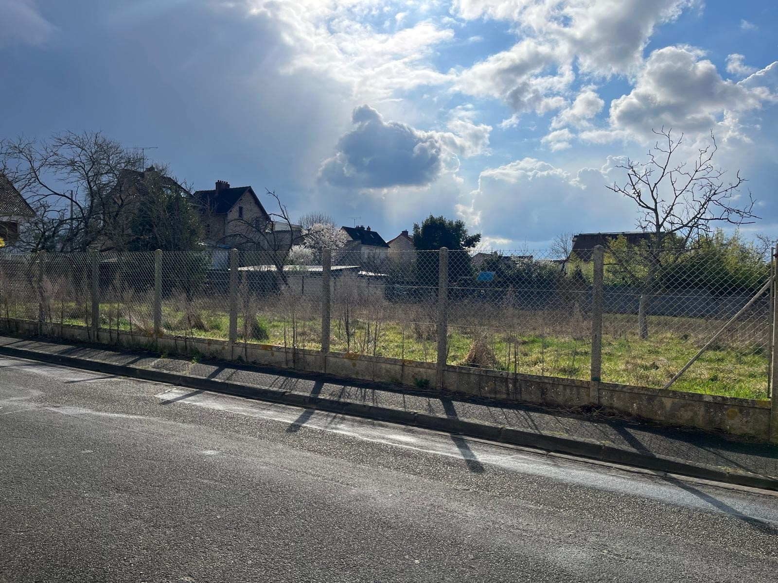 Image_, Terrain, Les Mureaux, ref :FR1-823